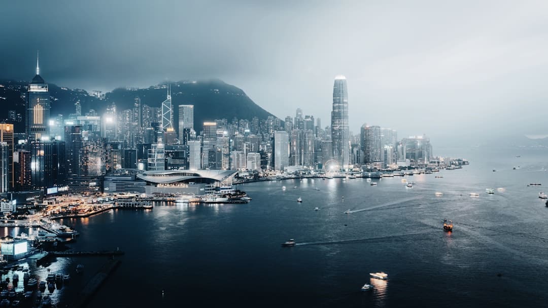 By2疑似回应与何猷君爱情风闻